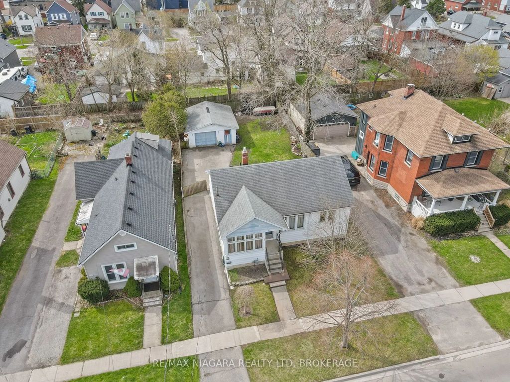 215 Phipps Street, Fort Erie
