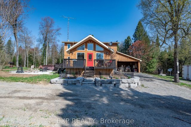 5490 Loop Road, Highlands East