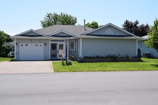 9 Empire Boulevard, Prince Edward County
