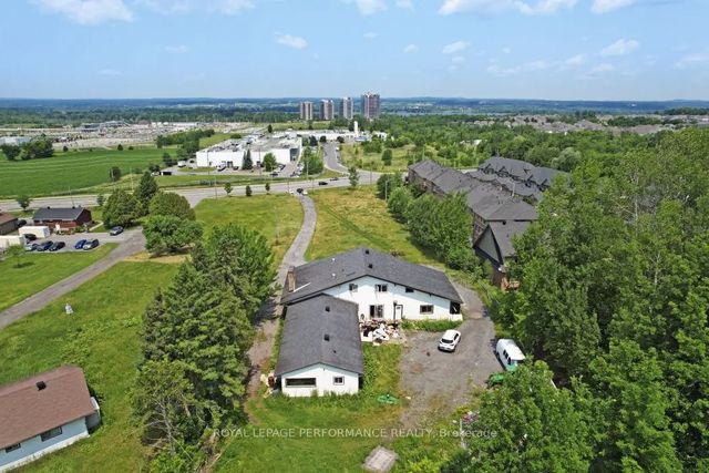 1016 Old Montreal Road, Orleans - Cumberland and Area
