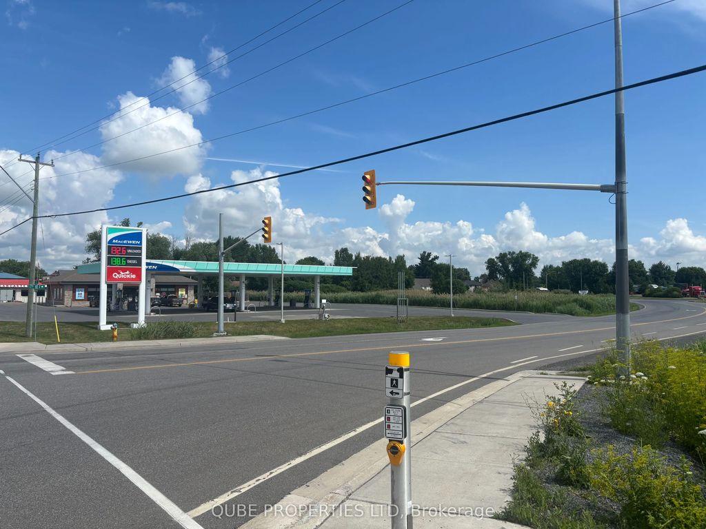 235 Military Road S, South Glengarry