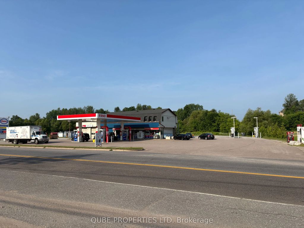 1412 Pembroke Street E, Laurentian Valley