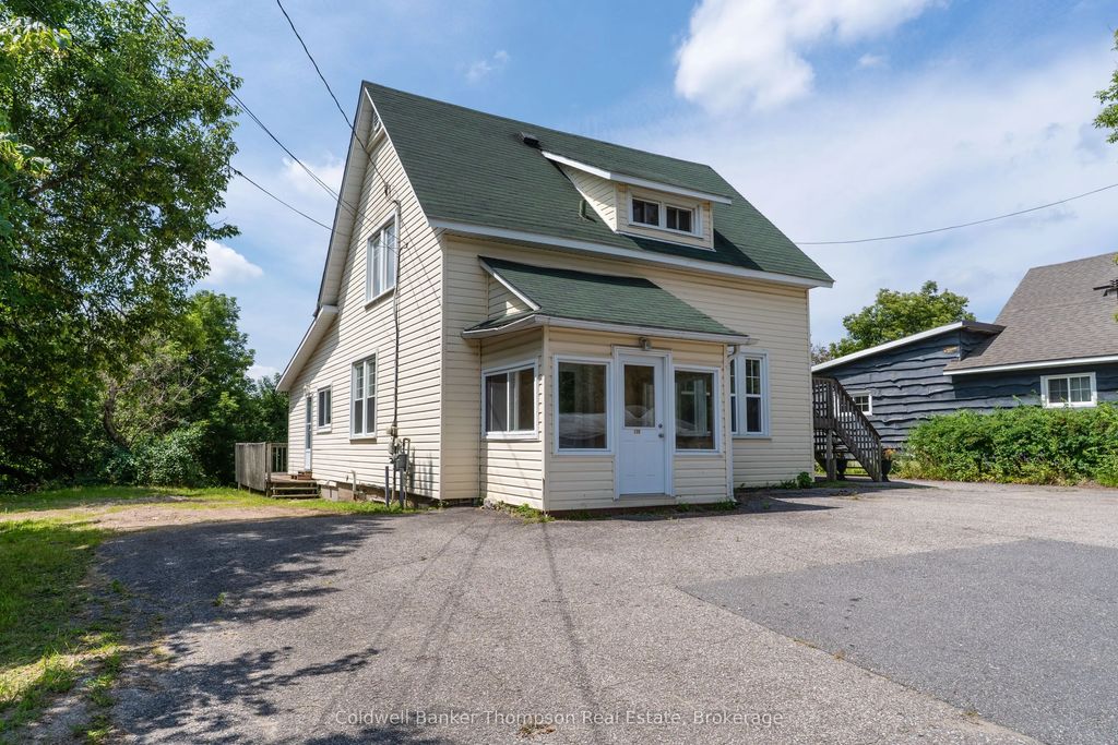 135 Ontario Street, Burk's Falls