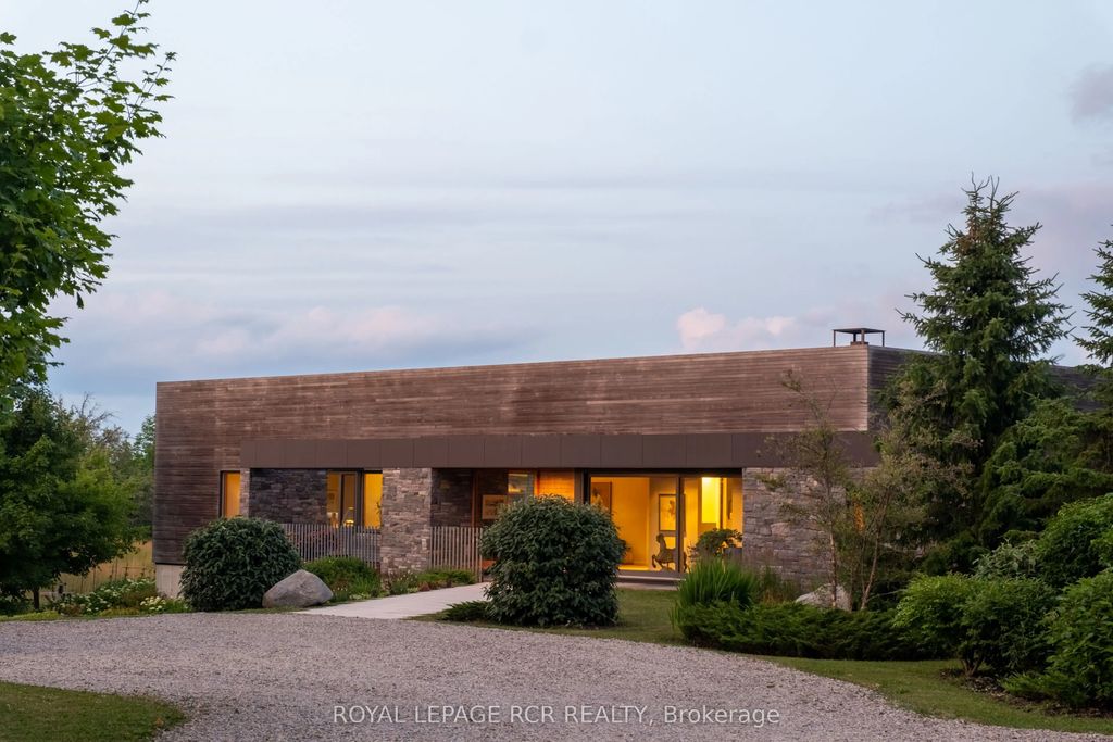 5211 Tenth Line, Erin