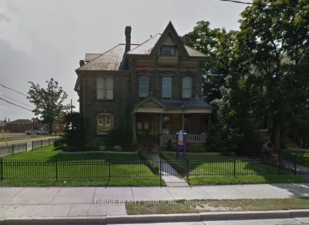 869 Dundas Street 2, London East