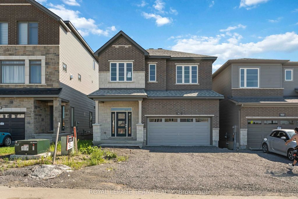902 Locomotion Lane, Kanata