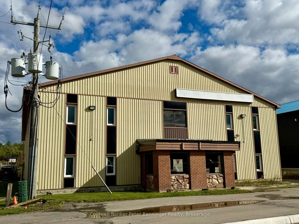 190 Elizabeth Street E 2, West Grey