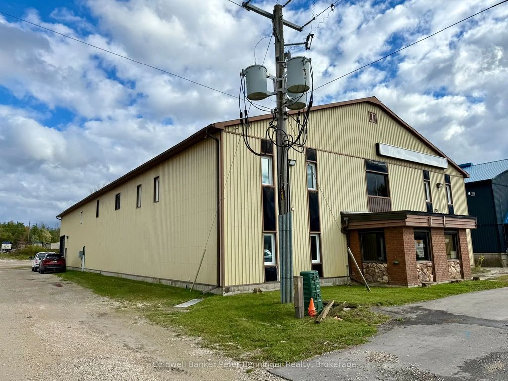 190 Elizabeth Street E 1, West Grey