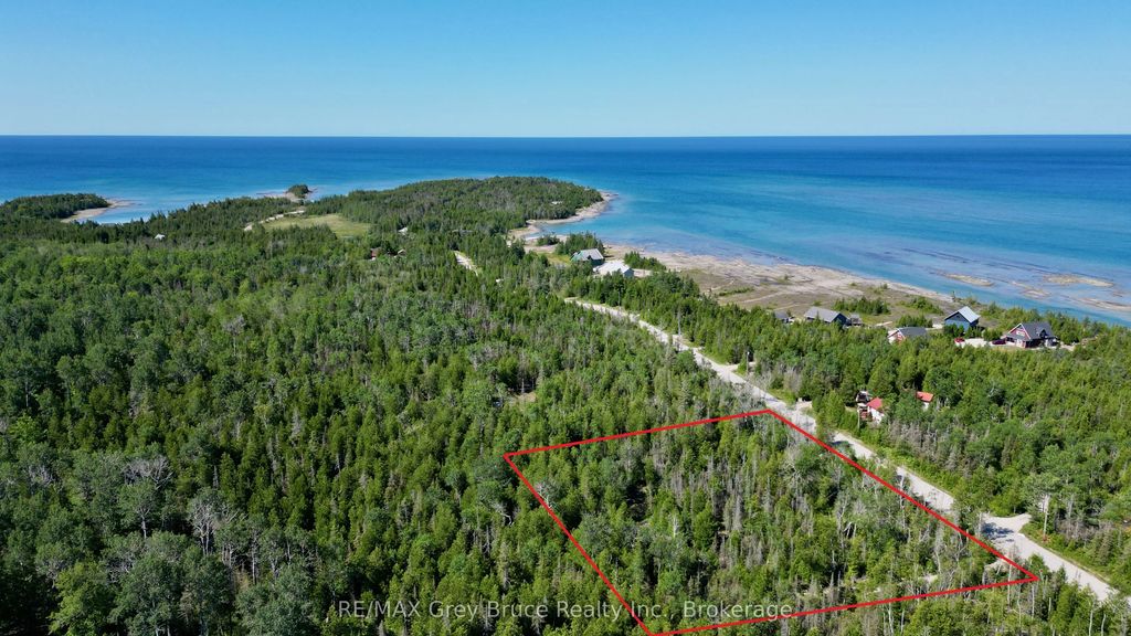 31 Baise Avenue, Northern Bruce Peninsula