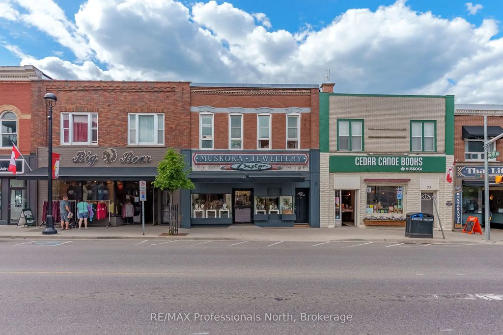 68 Main Street E, Huntsville