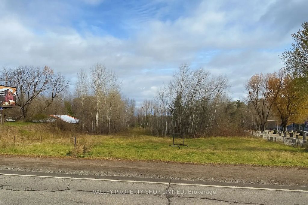 Pembroke Street E, Laurentian Valley