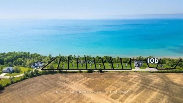 7089 Blue Coast Heights, Plympton-Wyoming