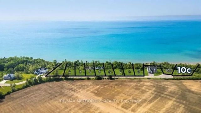 7093 Blue Coast Heights, Plympton-Wyoming