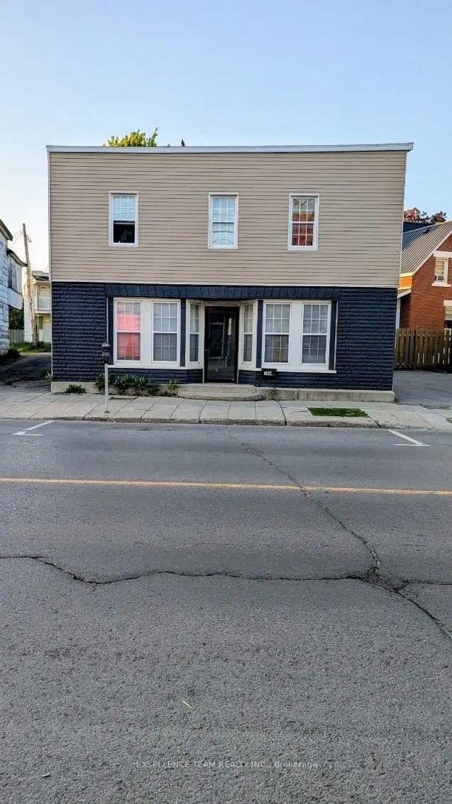 166 Montreal Road, Cornwall