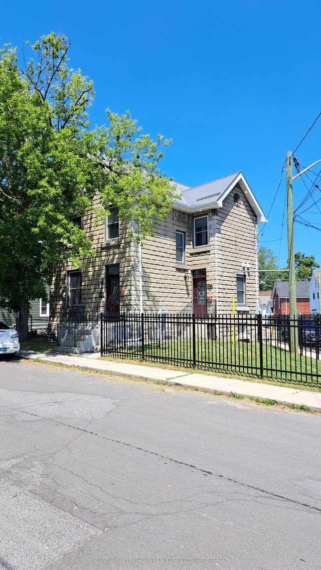 45 Chestnut Street, Kingston