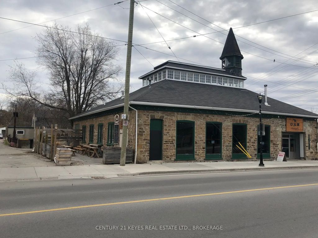 9 King Street E, Gananoque