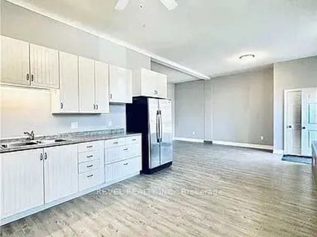 528 Lincoln Street Unit A, Welland