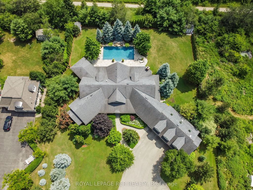 9727 Dundas Street E, Erin
