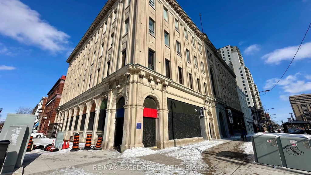 272 Dundas Street E, London East