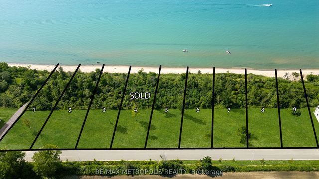 7041 Blue Coast Heights, Plympton-Wyoming