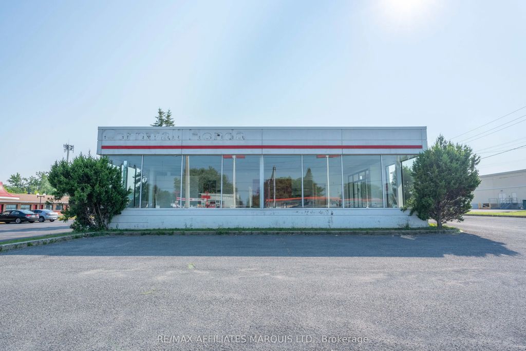 1200 Brookdale Avenue N, Cornwall