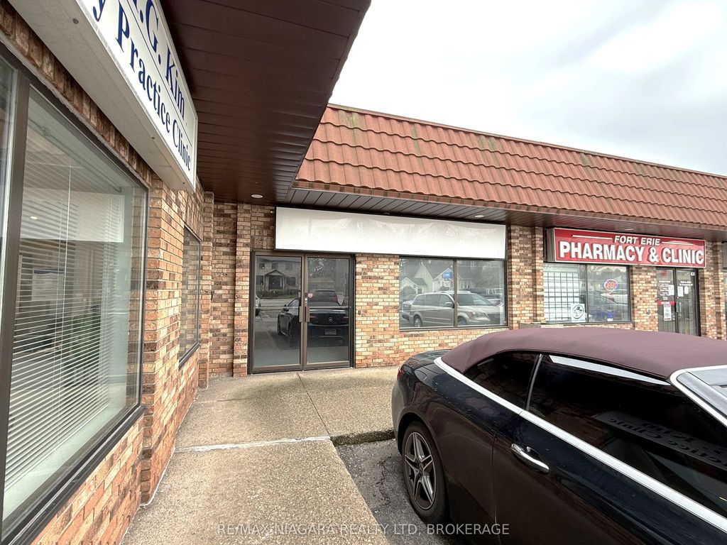 224 Garrison Road 7, Fort Erie