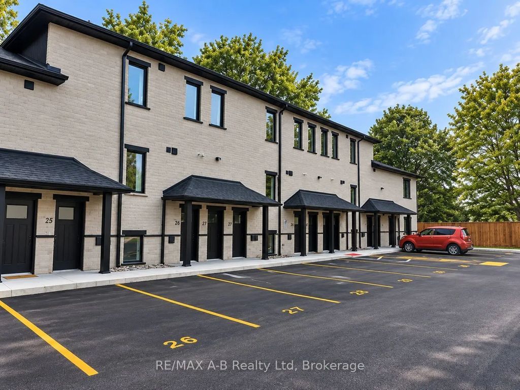 428 Queen Street W 30, St. Marys