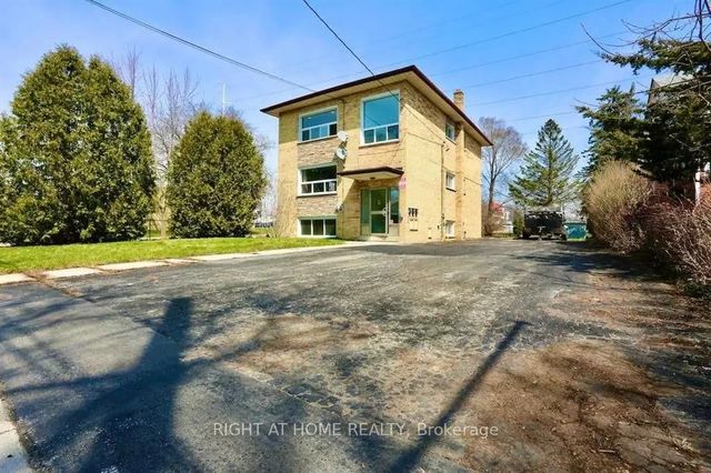 394 Thiel Street, London East