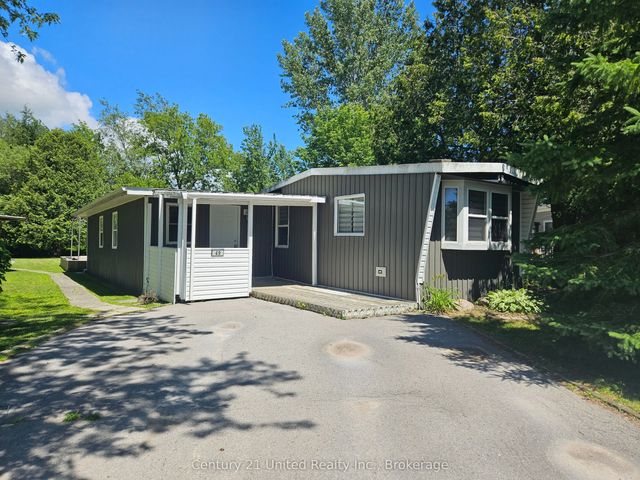 49 Hillview Drive, Hamilton Township