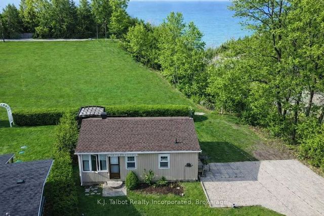 9 Ravine Park Road N, Central Huron
