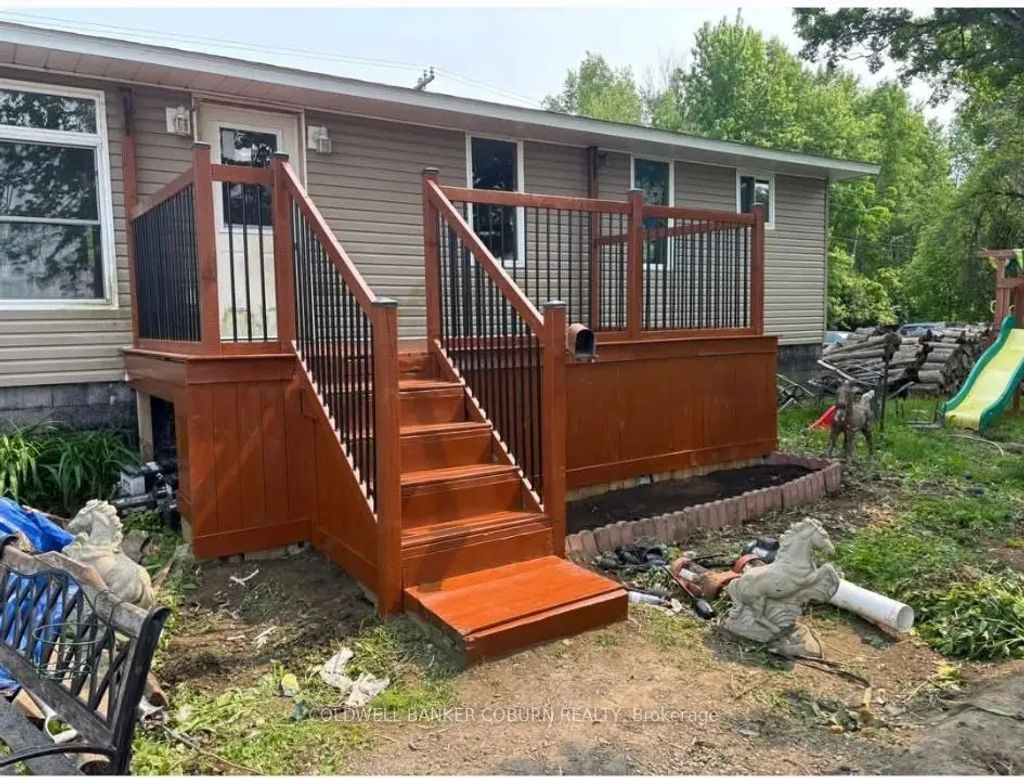 11574 Rowena Road, South Dundas