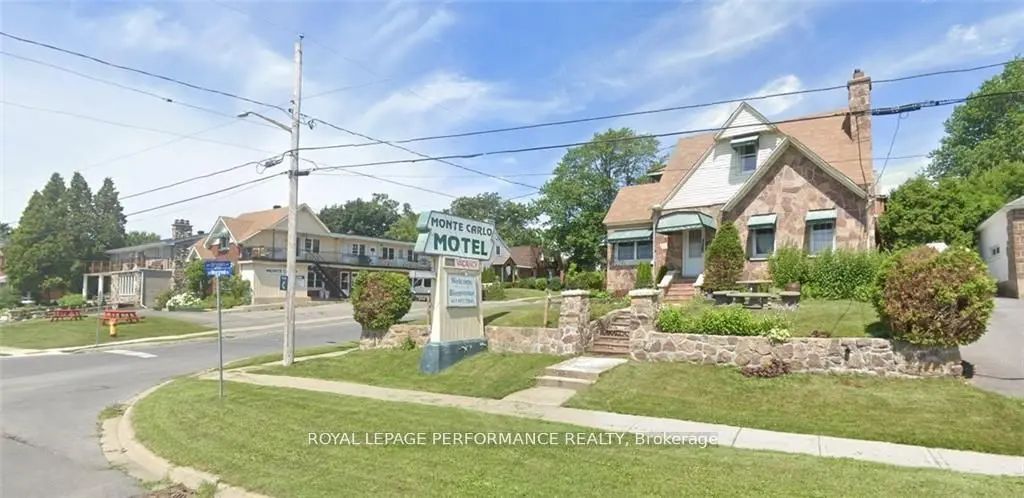 1606 + 1700 Montreal Road, Cornwall