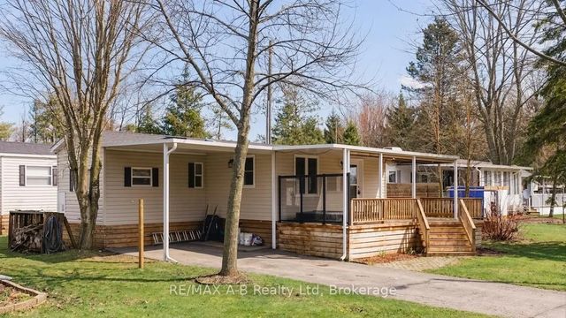 923590 Road 92 Road 405, Zorra