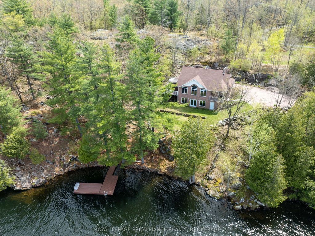 1133 Sassy Tree Lane, Frontenac
