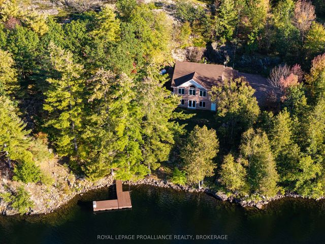 1133 Sassy Tree Lane, Frontenac