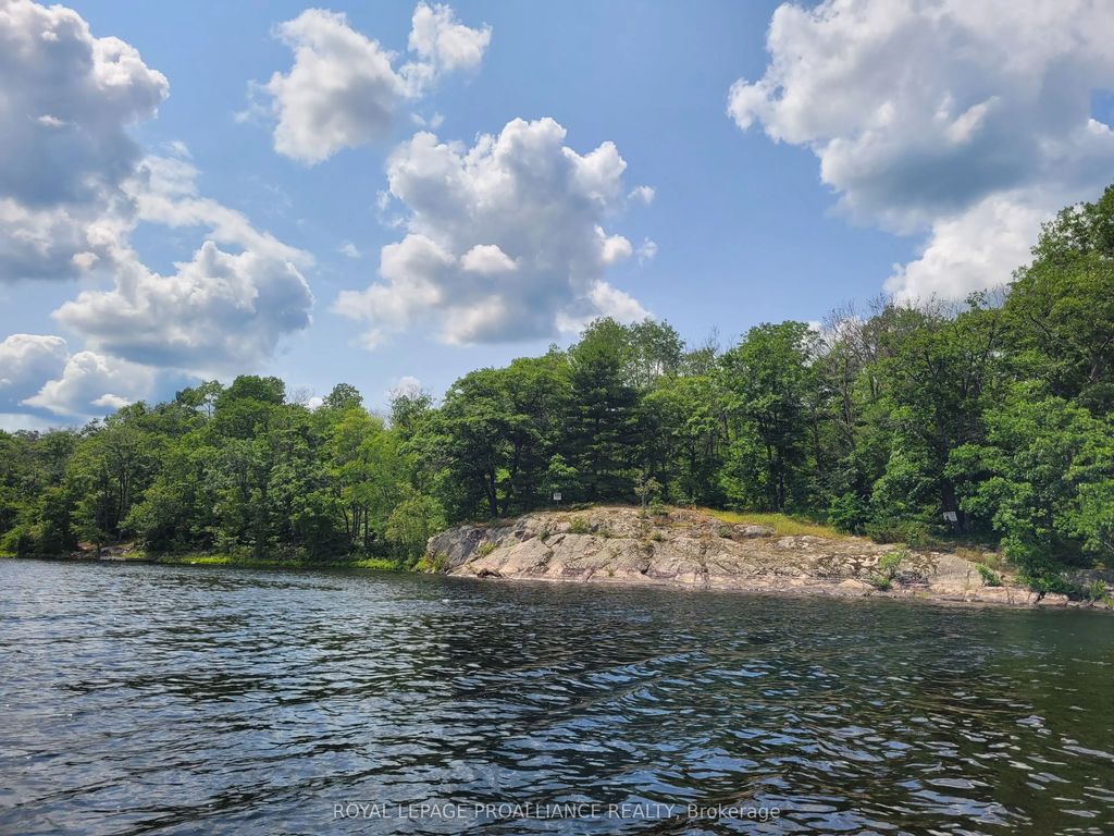 Kennebec Lake Lane, Frontenac