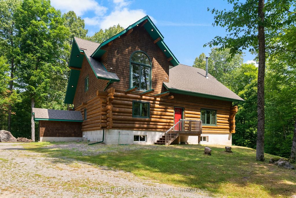 800 Woito Station Road, Laurentian Valley