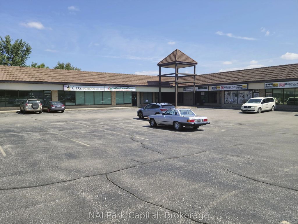 930 Woodlawn Road W 9, Guelph