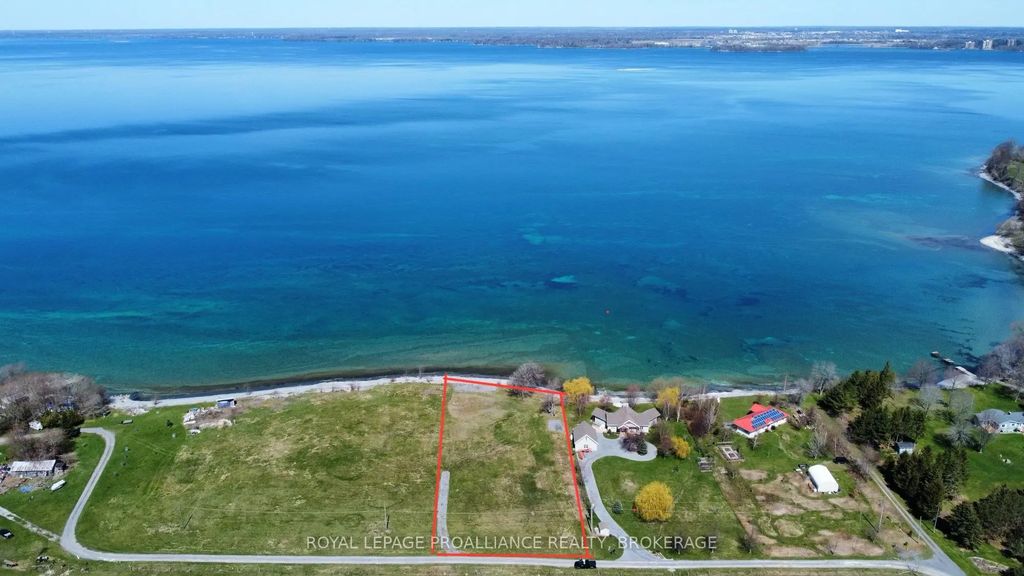 62 School House Road, Frontenac Islands