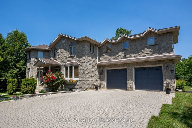 910 26th Street E, Owen Sound