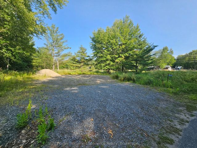 1006 Bowyers Beach Road, Bracebridge