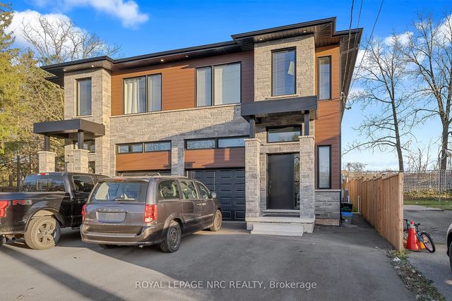 318 River Road, Welland