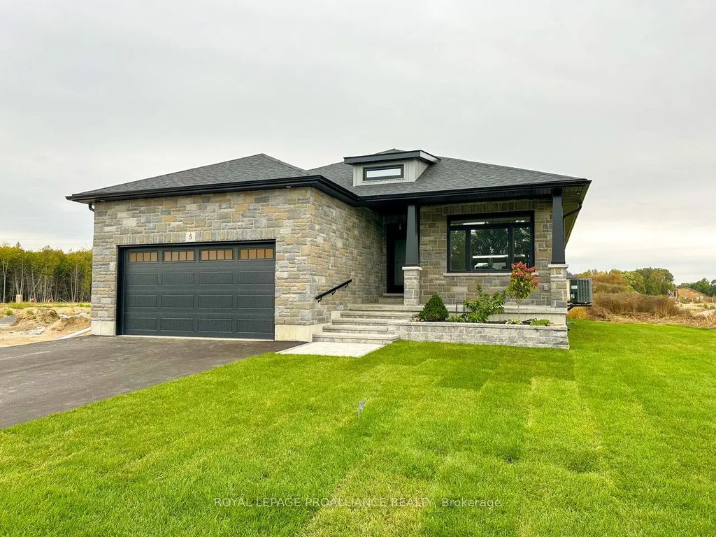 5 Mackenzie John Crescent, Brighton