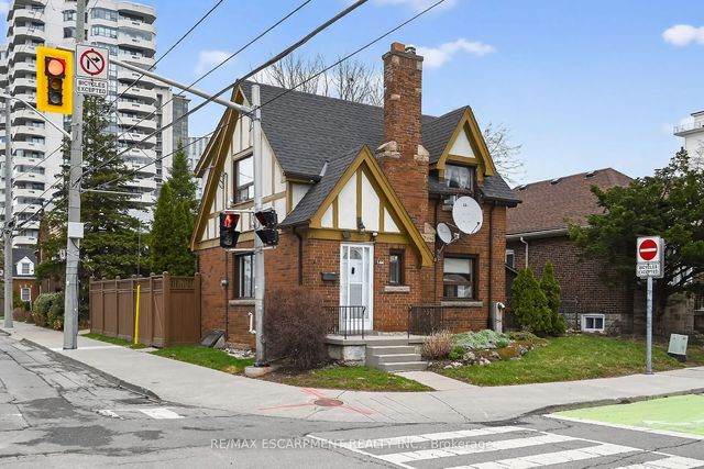 144 Hunter Street W, Hamilton