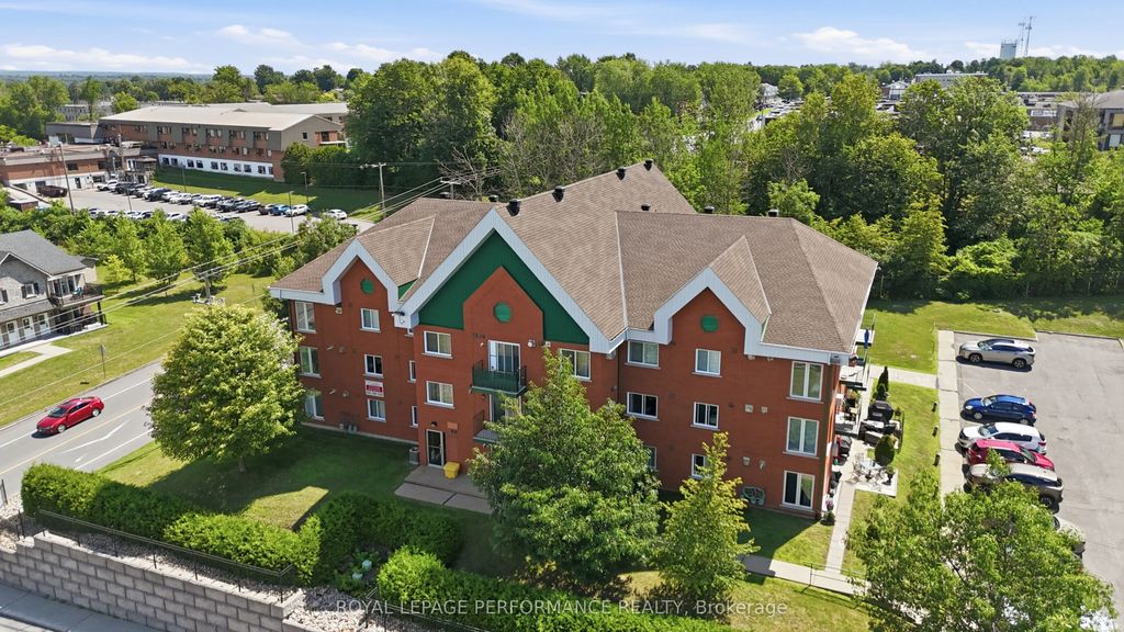 1101 Clement Street 122, Hawkesbury