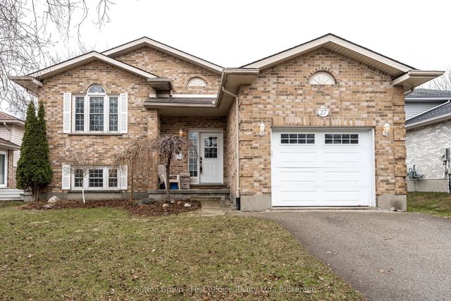 27 Mcqueen Court, Stratford