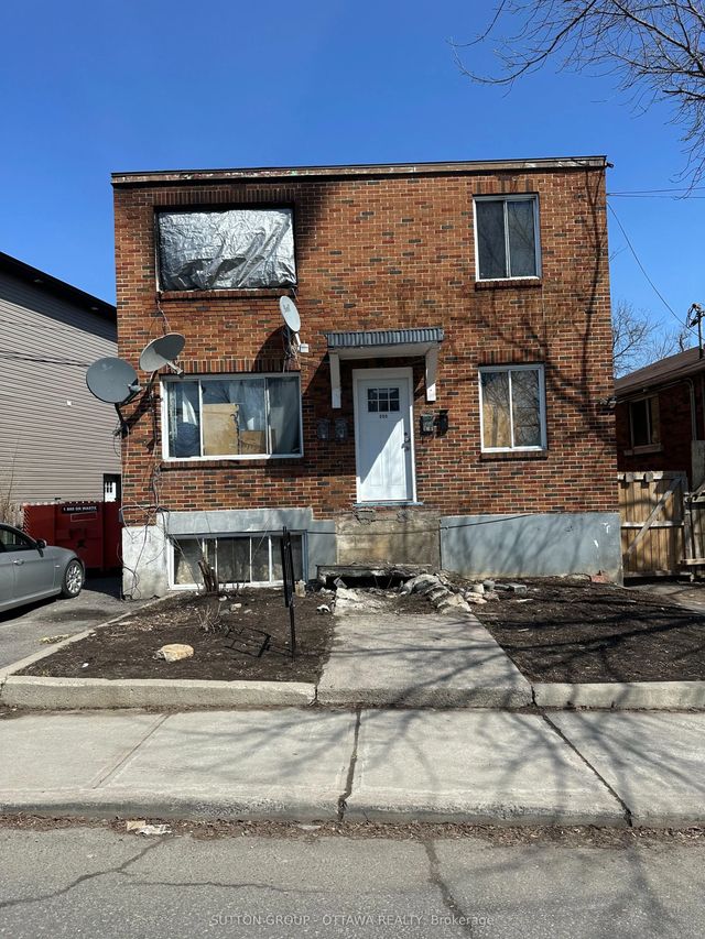 255 Granville Street, Vanier and Kingsview Park