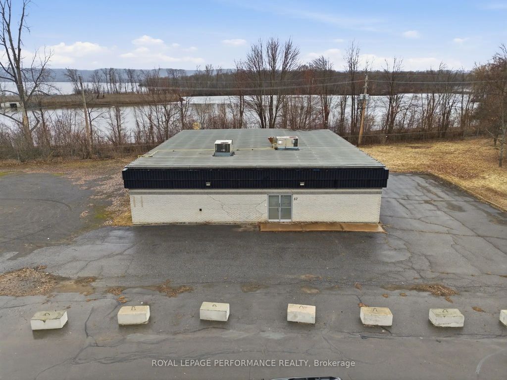 57 Main Street W, Hawkesbury