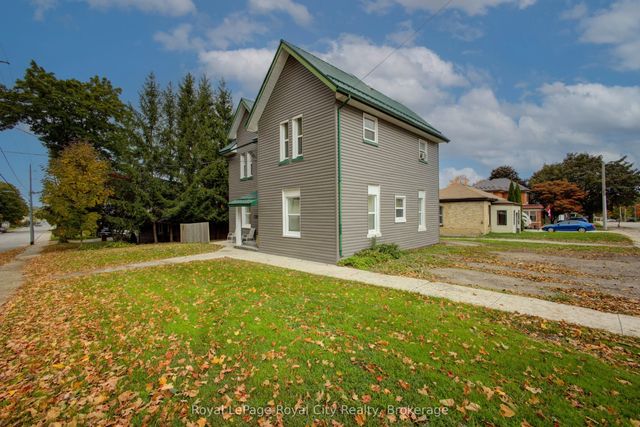 103 Patrick Street E, North Huron