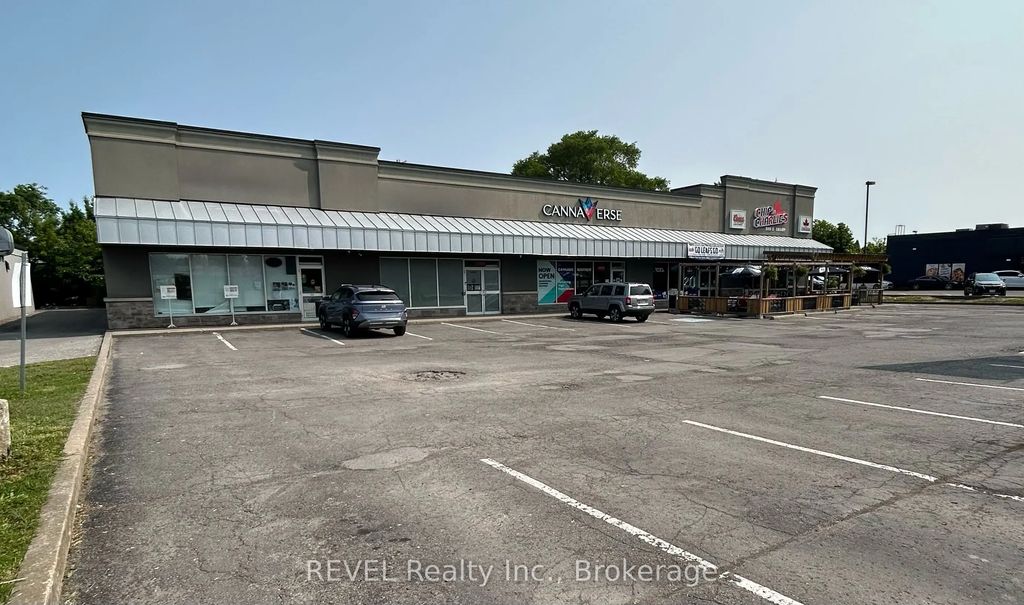 8189 Lundys Lane 2, Niagara Falls